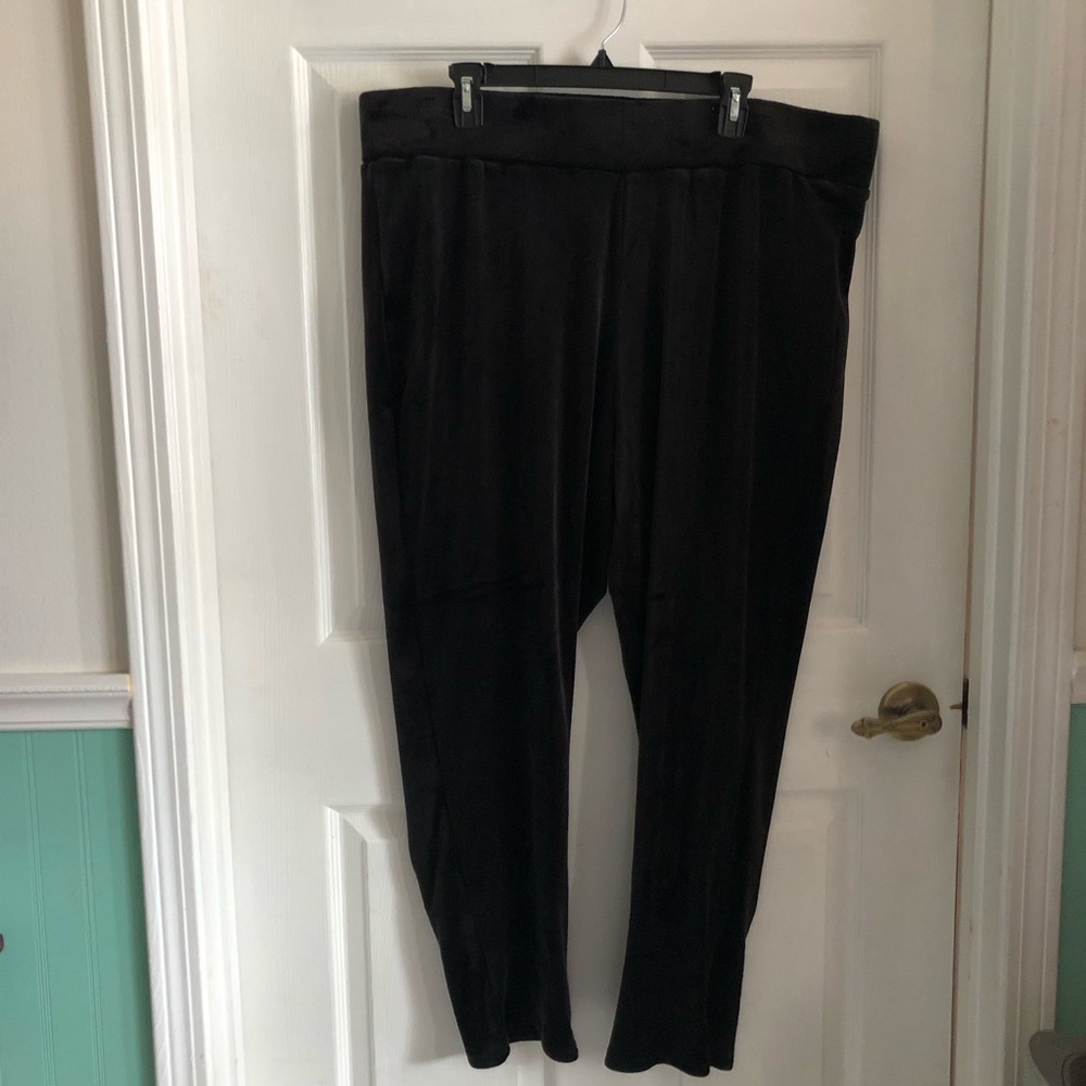 Ruby Rd pants velvet stretch black soft pull on high elastic waistband 2X